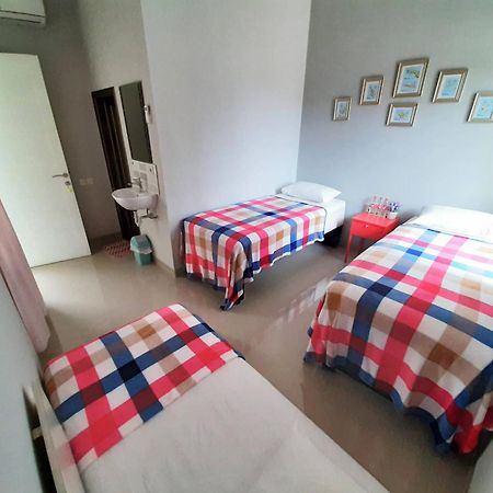 Inni Homestay Malang Værelse billede