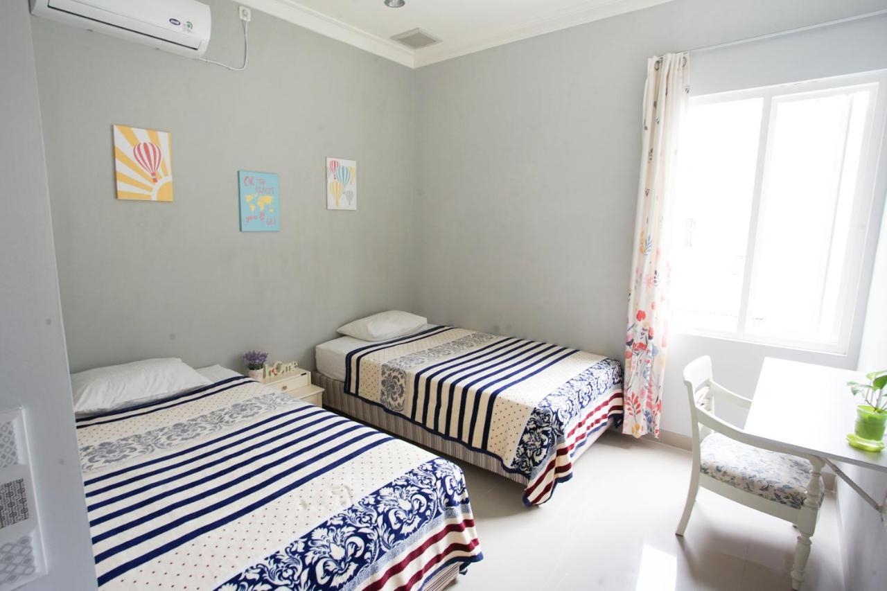 Inni Homestay Malang Eksteriør billede