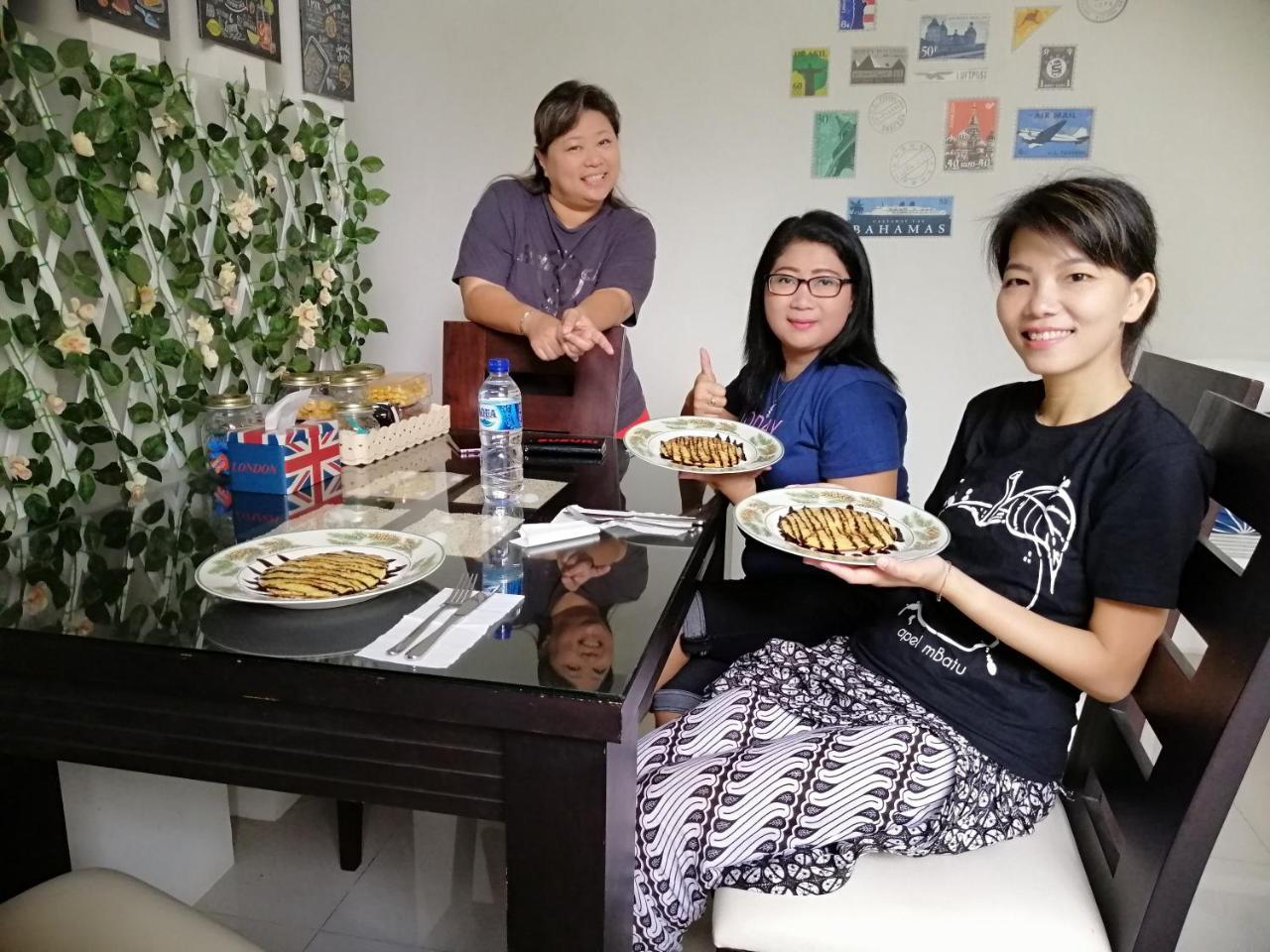 Inni Homestay Malang Eksteriør billede