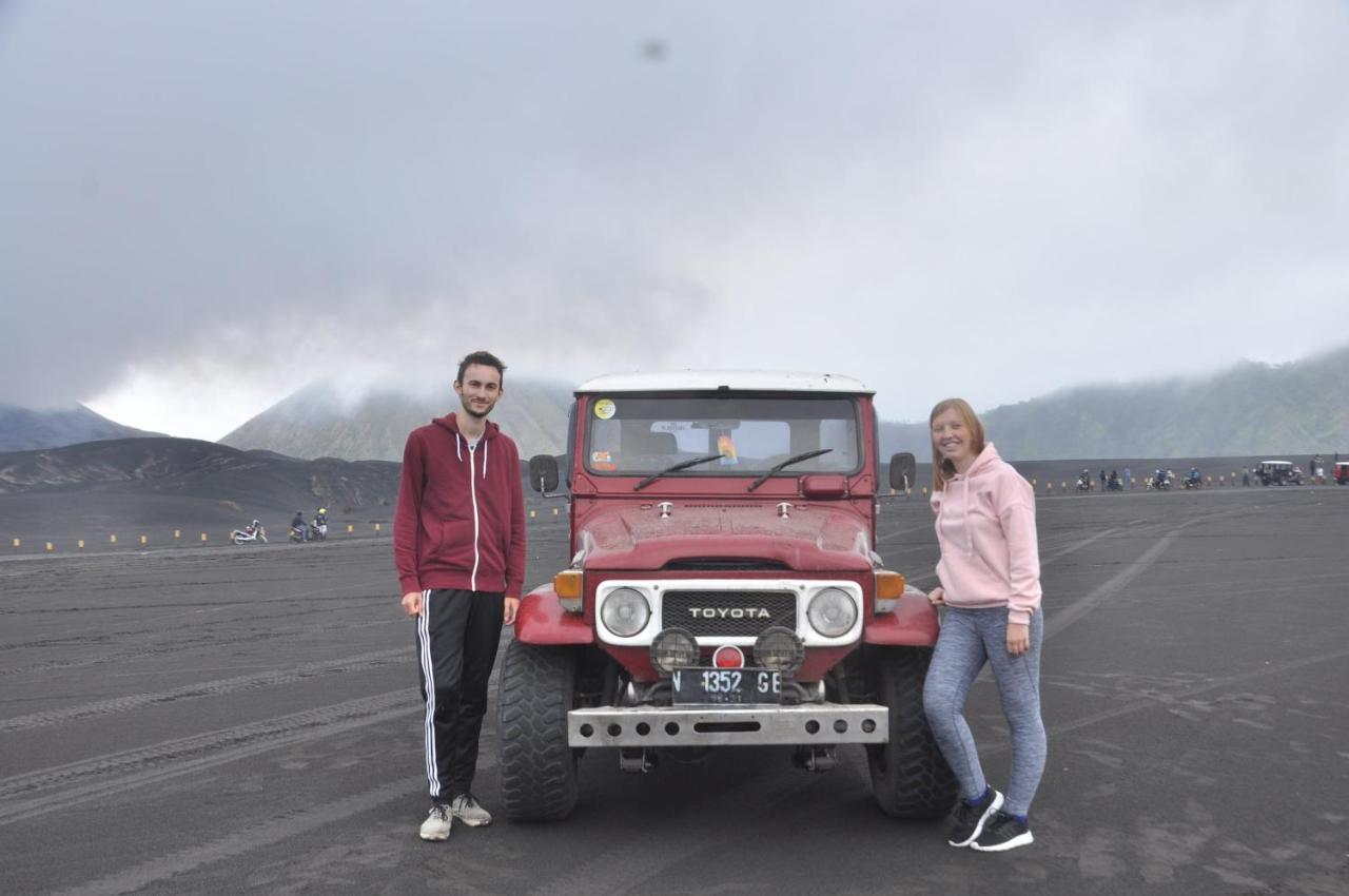Inni Homestay Malang Eksteriør billede