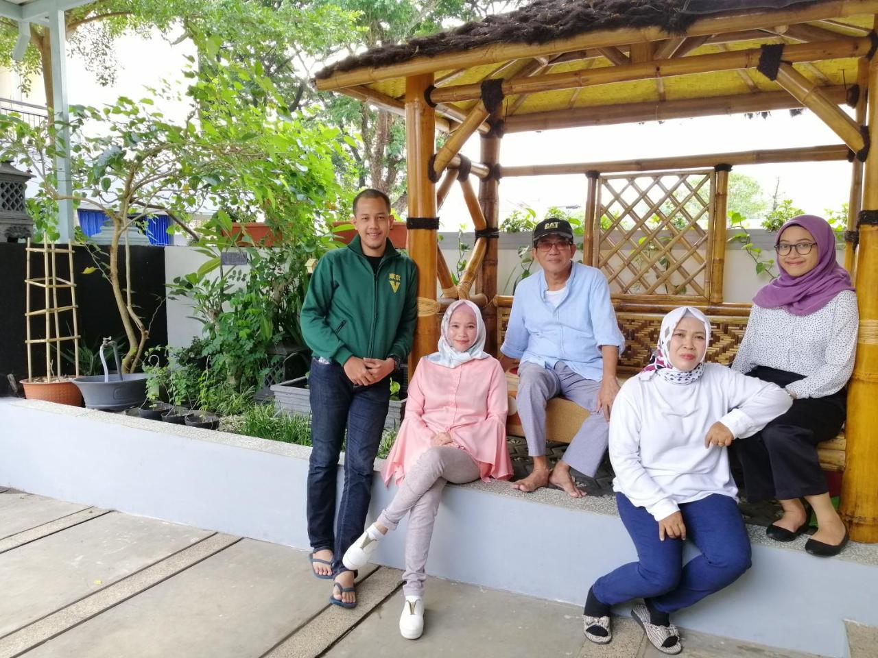 Inni Homestay Malang Eksteriør billede