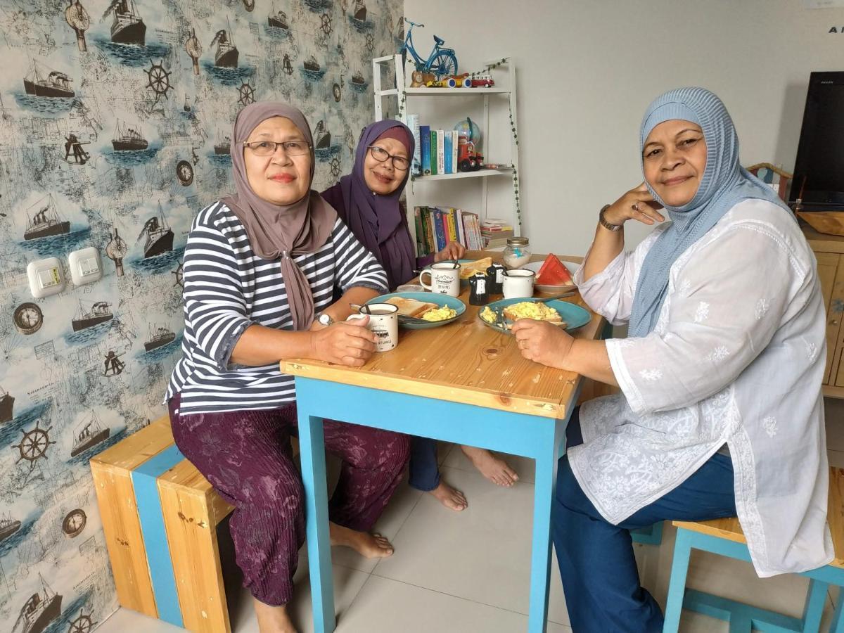 Inni Homestay Malang Eksteriør billede